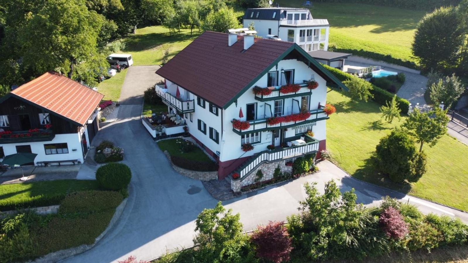Апартаменты Pension Semler Мондзее Экстерьер фото