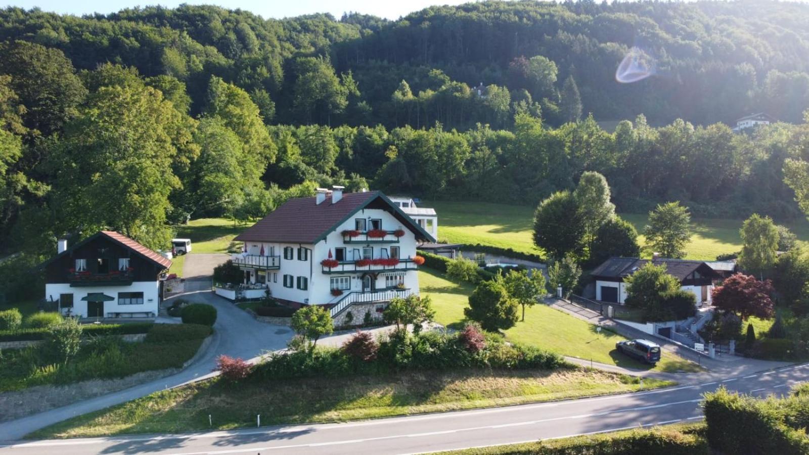 Апартаменты Pension Semler Мондзее Экстерьер фото